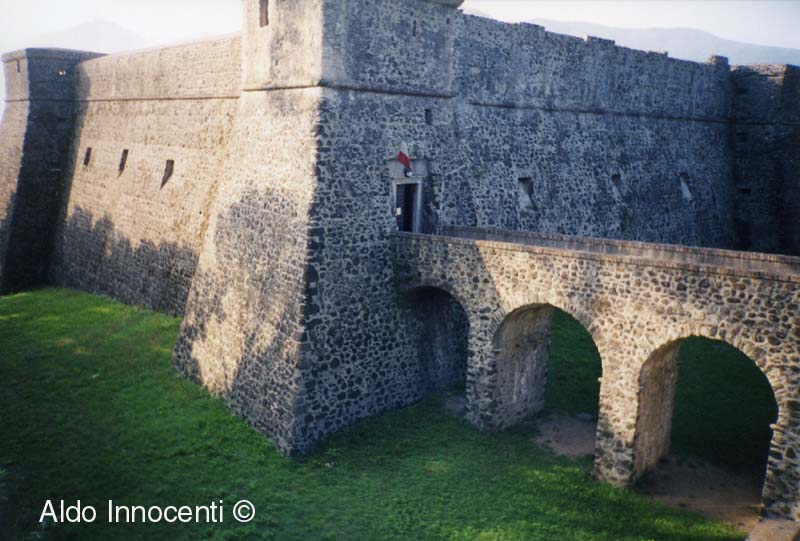 ALTRO INGRESSO ALLA FORTEZZA DELLA BRUNELLA AD AULLA